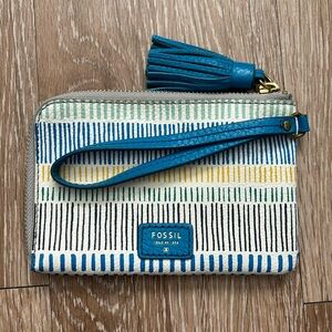 Fossil Tara blue print wristlet, zip around style with tassel